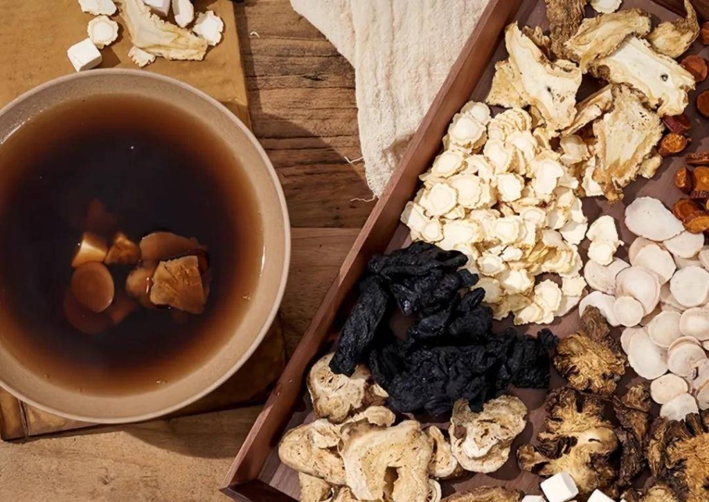 Thiên Ma Câu Đằng Ẩm
